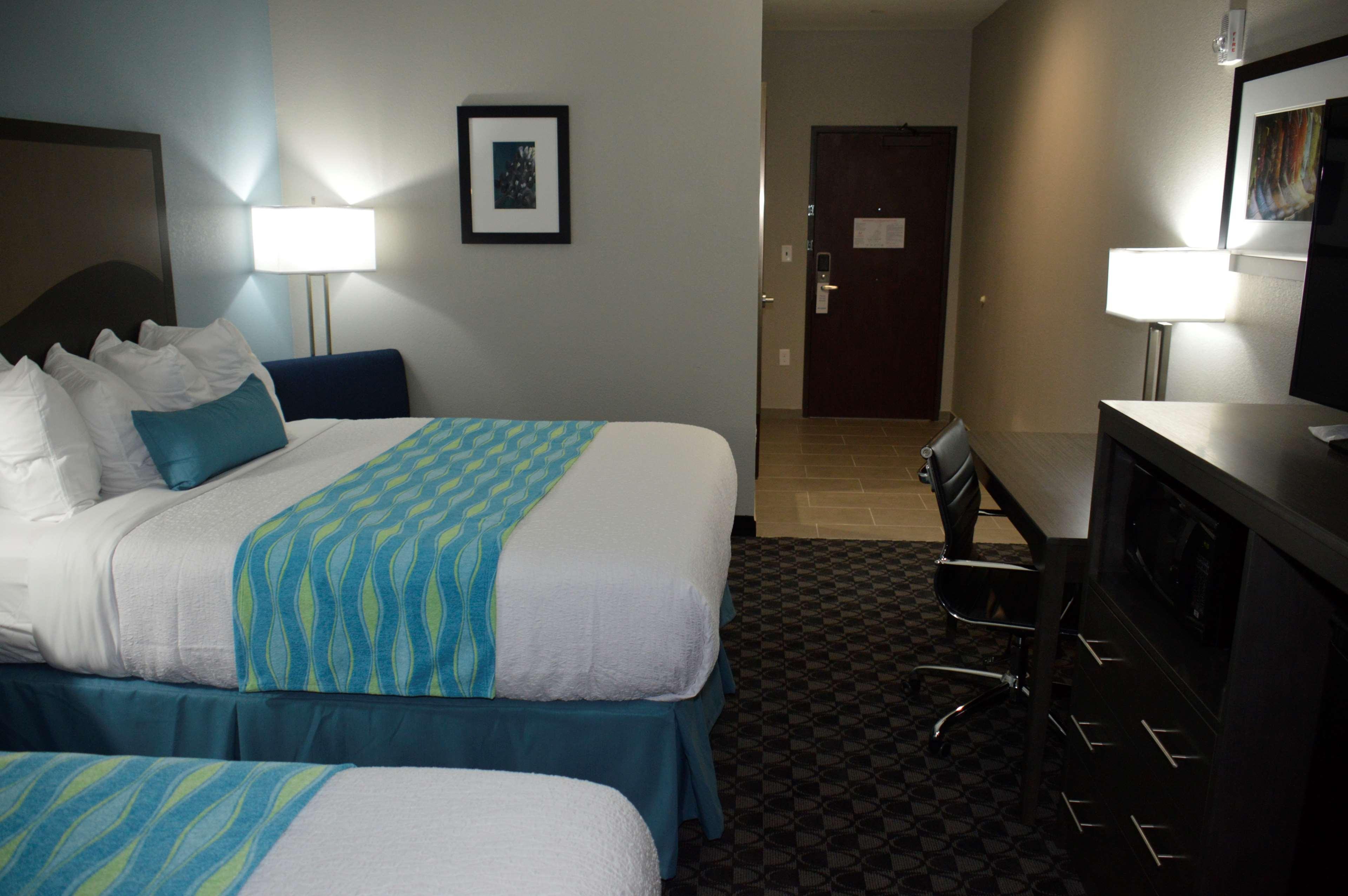 Best Western Plus Waller Hotel Exterior photo