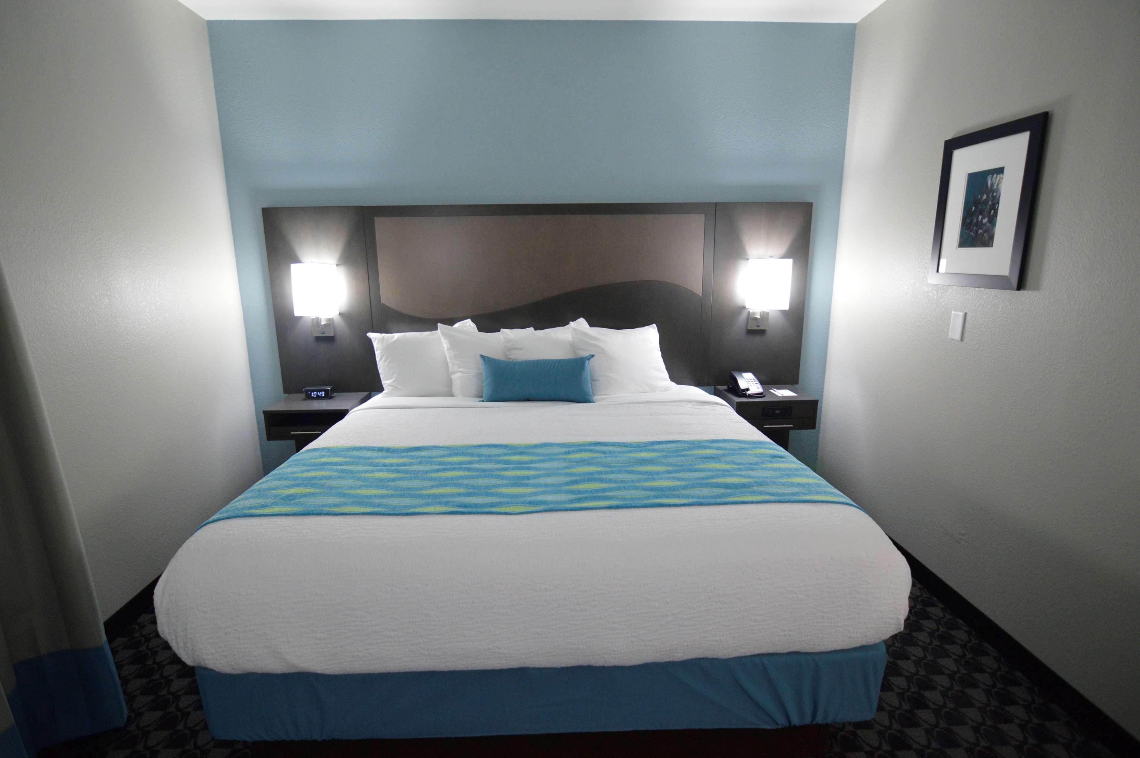 Best Western Plus Waller Hotel Exterior photo