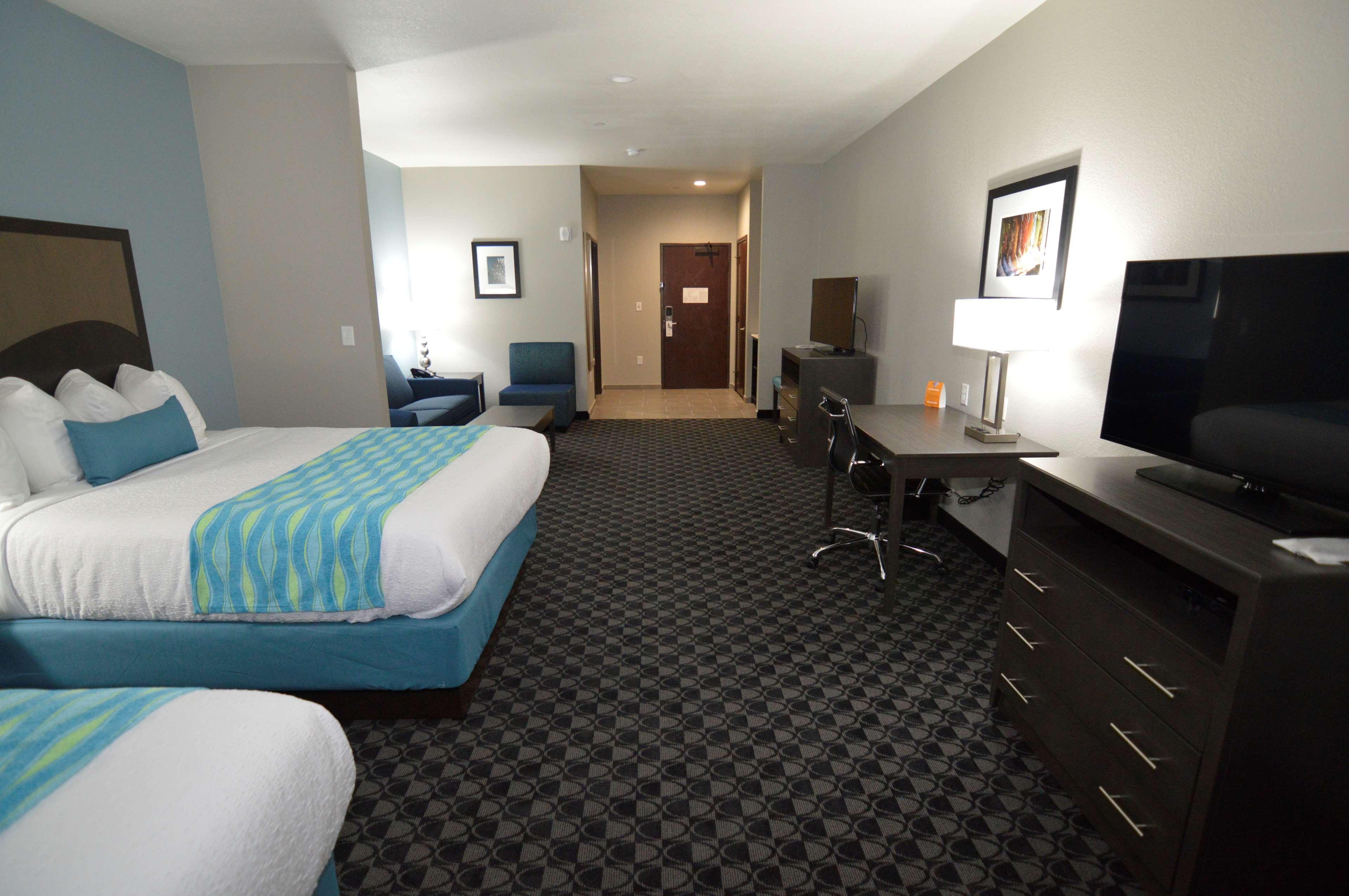 Best Western Plus Waller Hotel Exterior photo