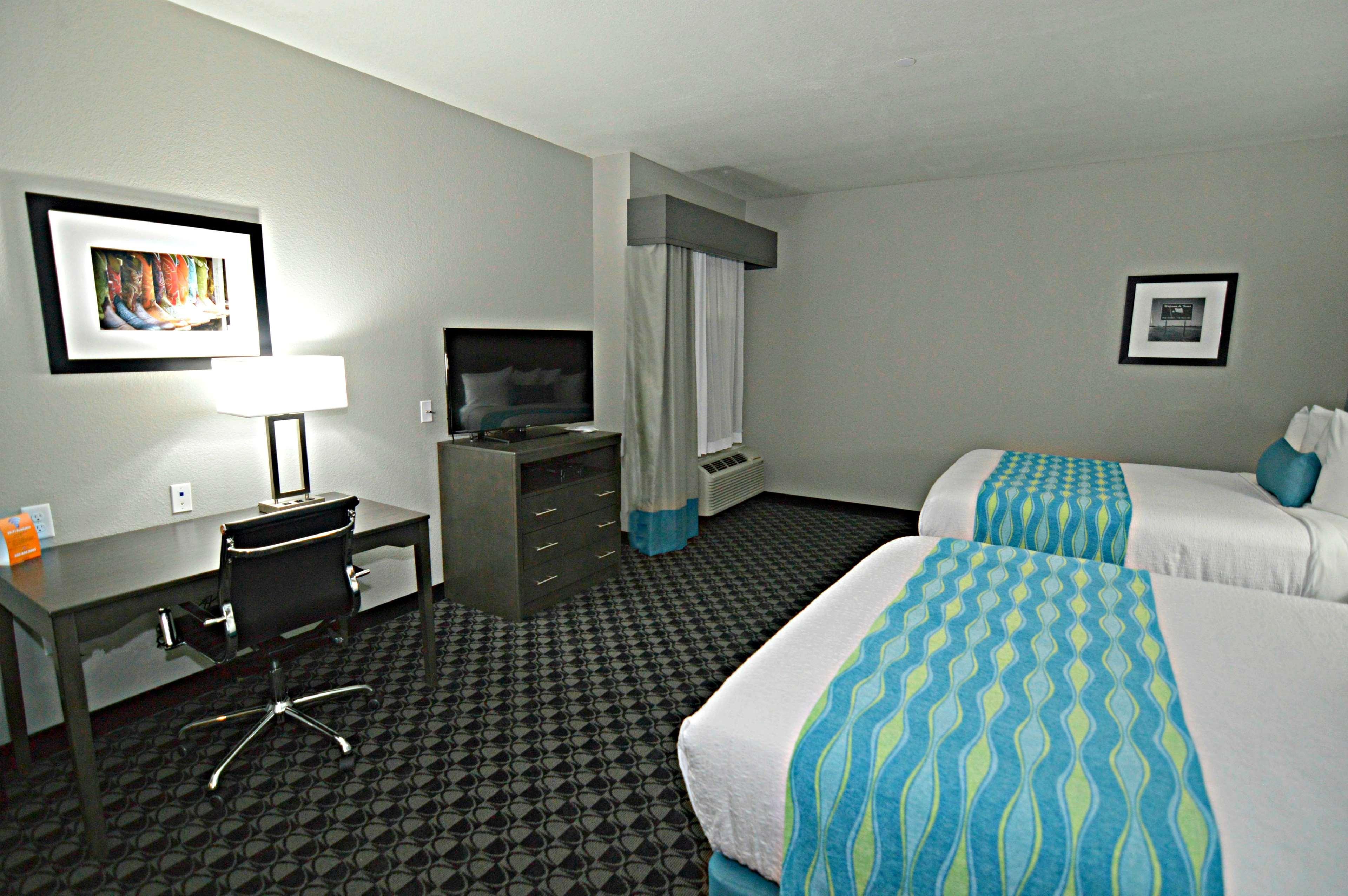 Best Western Plus Waller Hotel Exterior photo