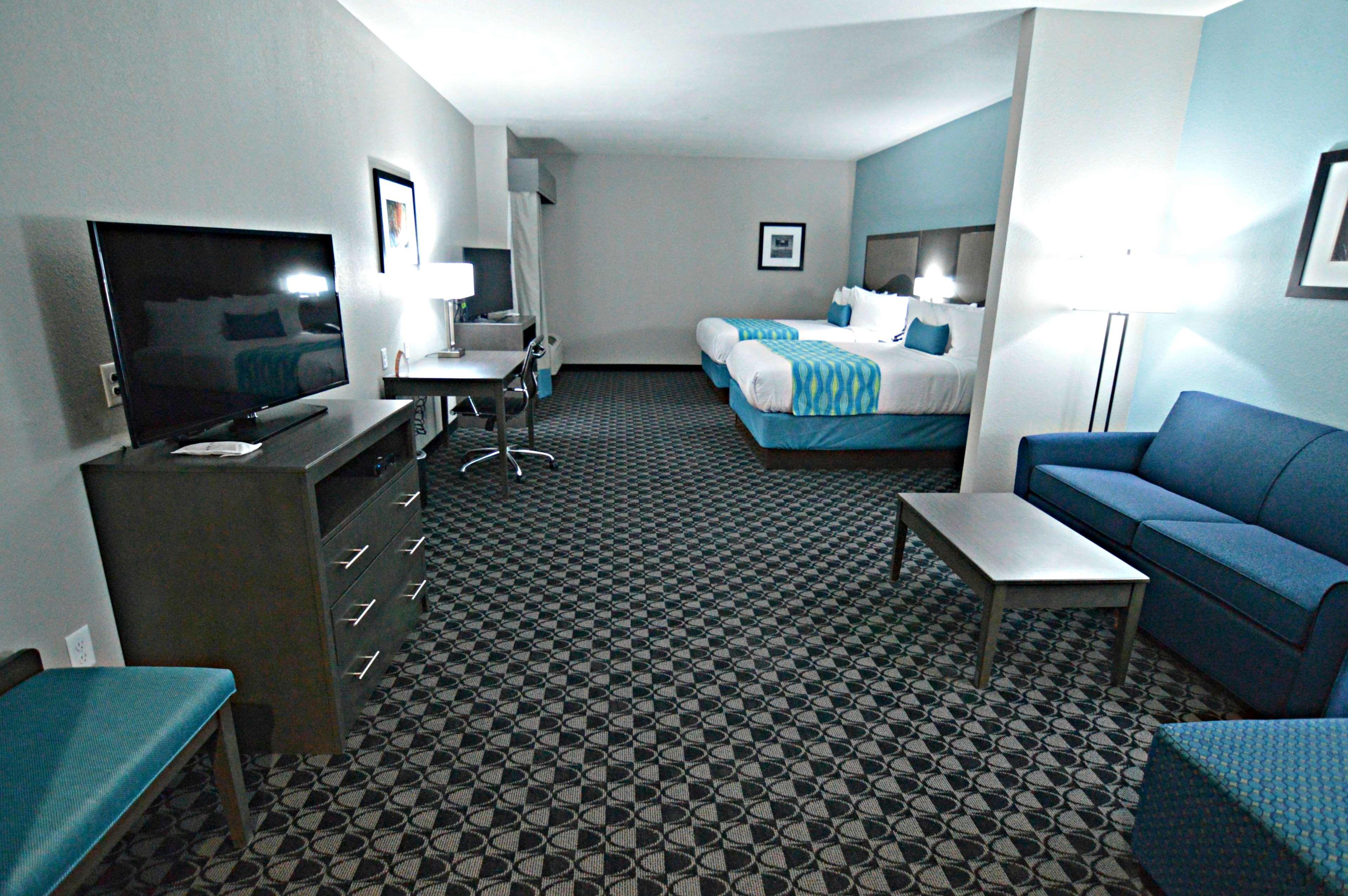 Best Western Plus Waller Hotel Exterior photo