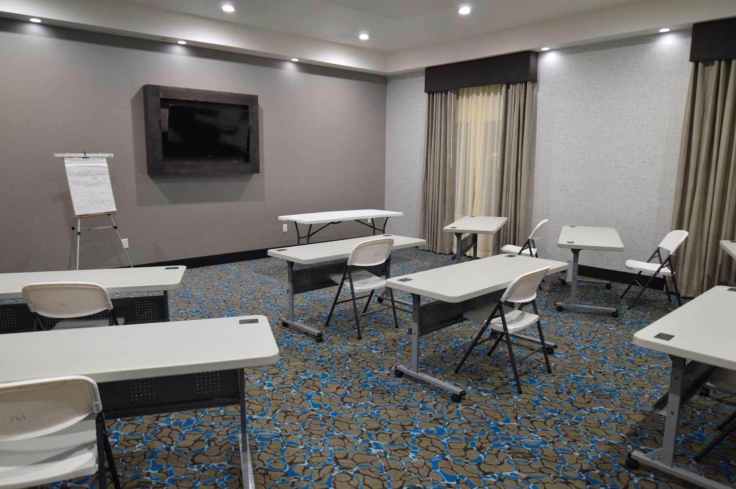 Best Western Plus Waller Hotel Exterior photo