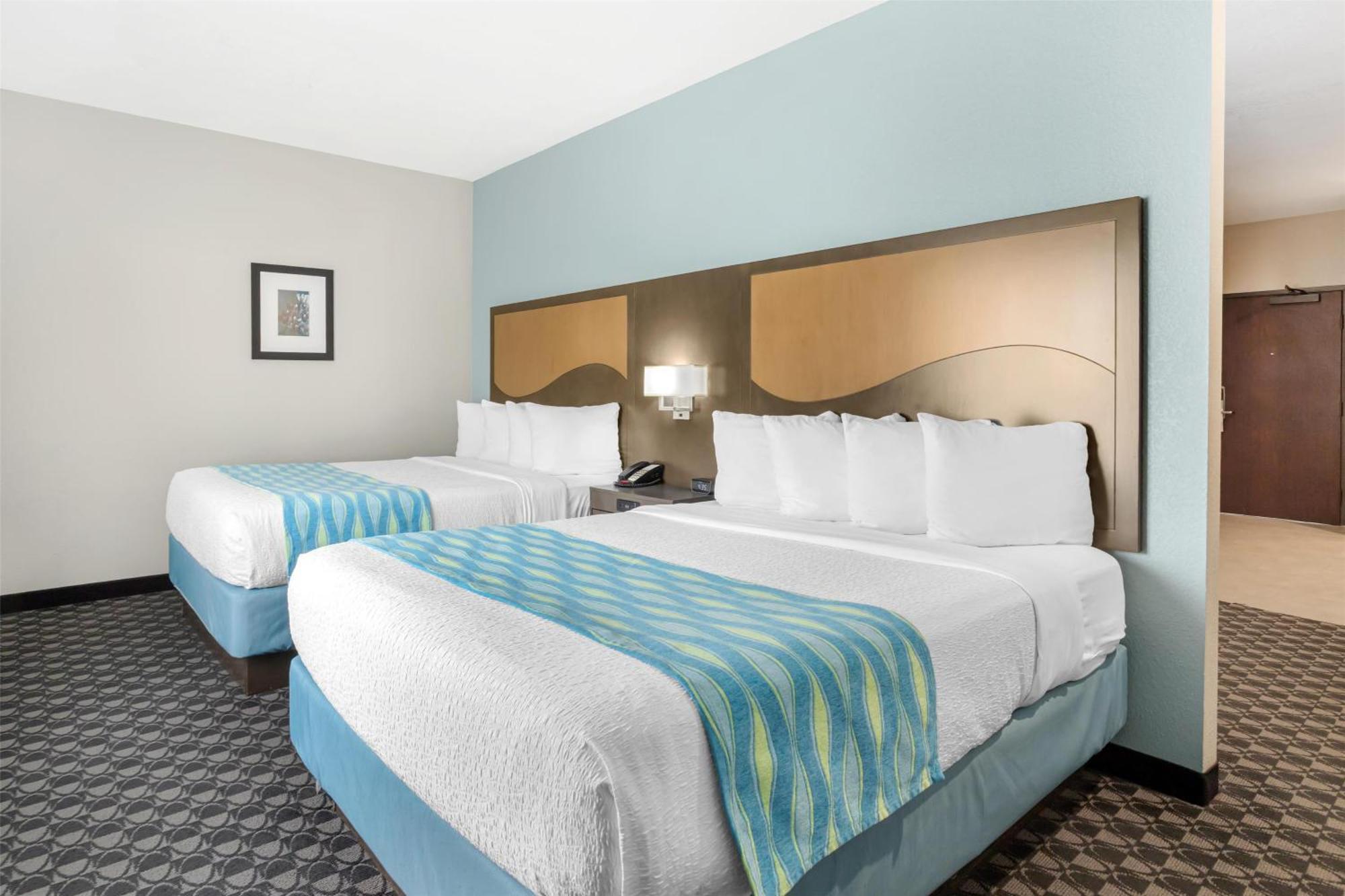 Best Western Plus Waller Hotel Exterior photo