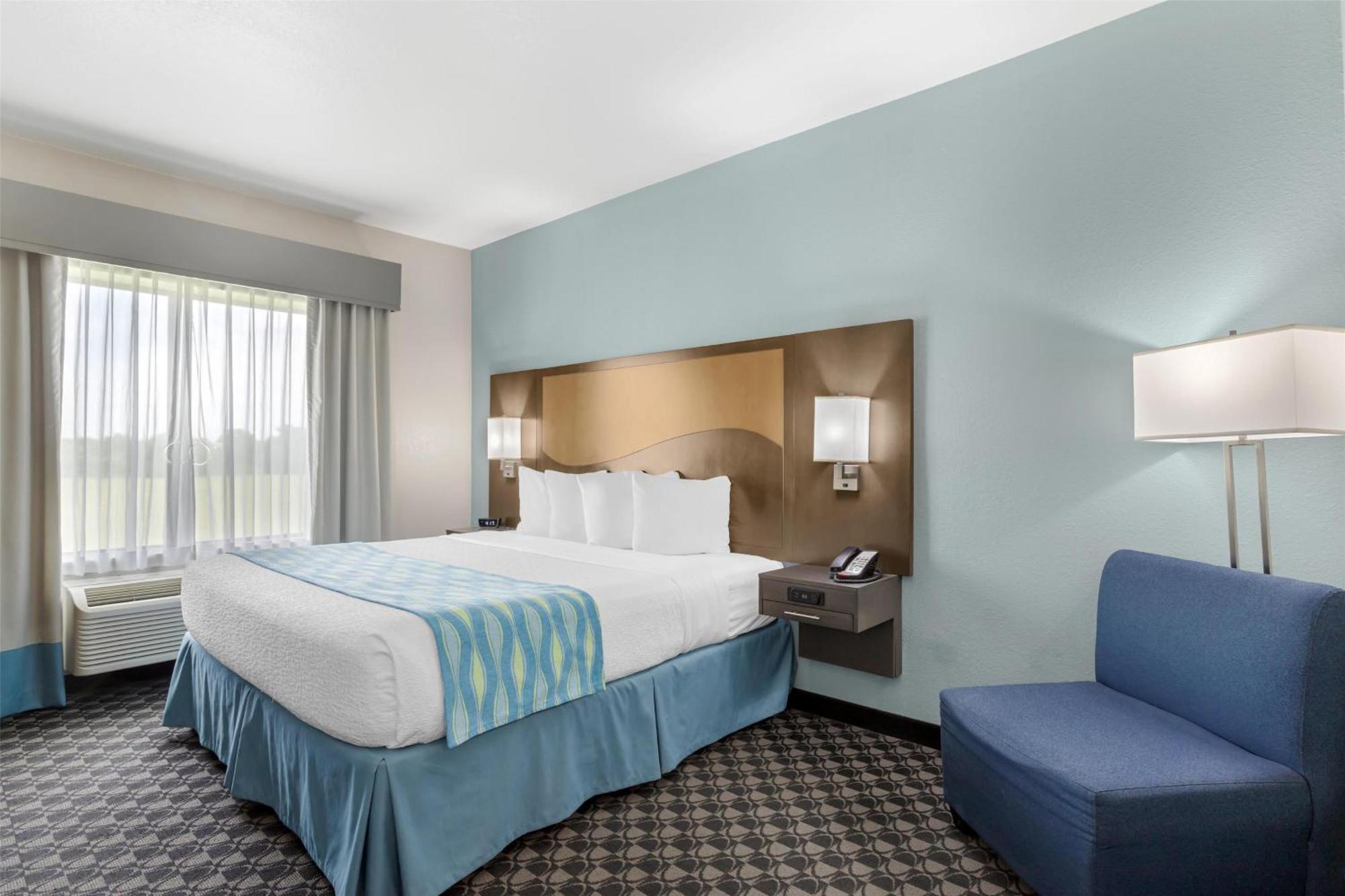 Best Western Plus Waller Hotel Exterior photo