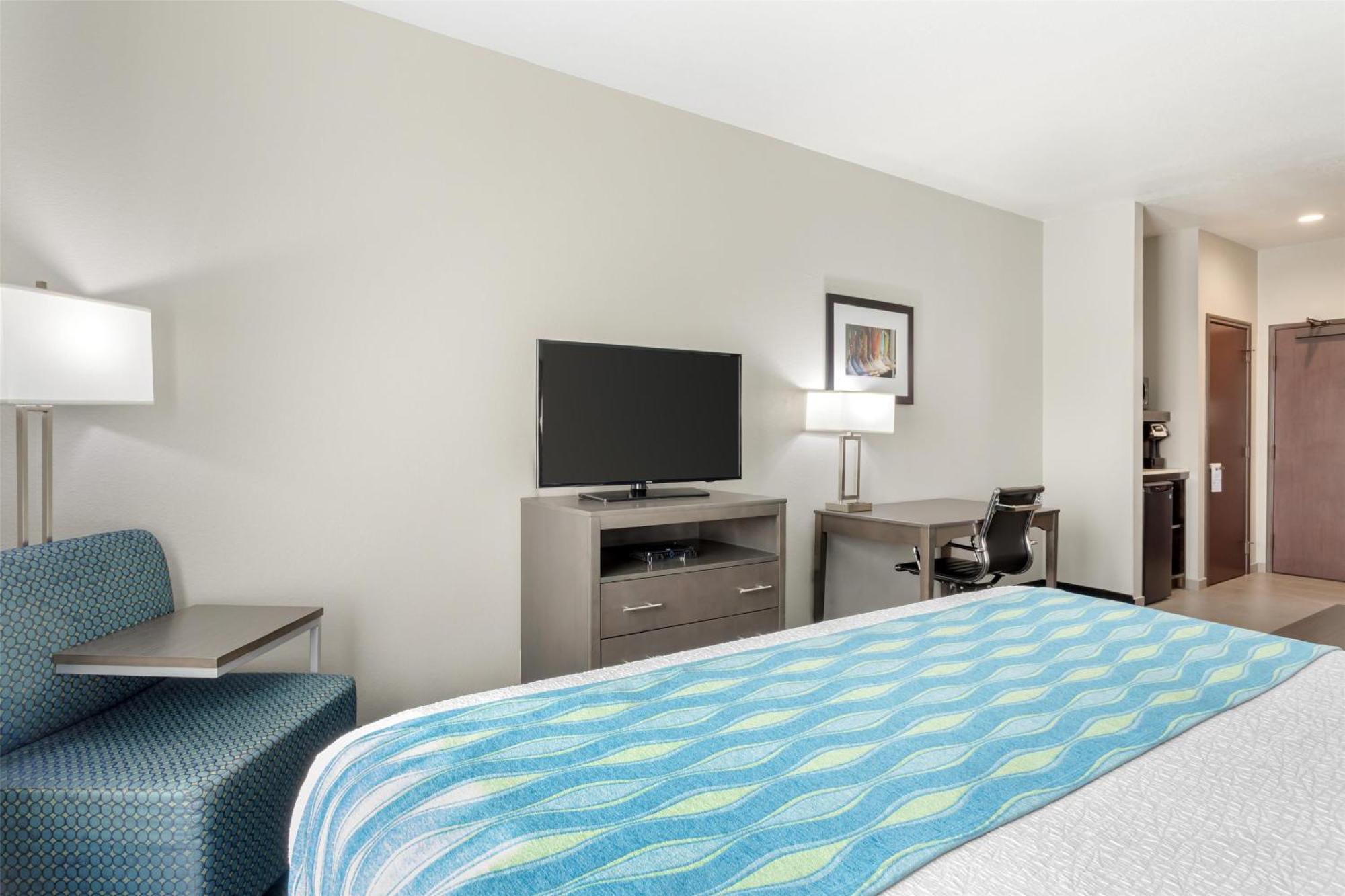 Best Western Plus Waller Hotel Exterior photo