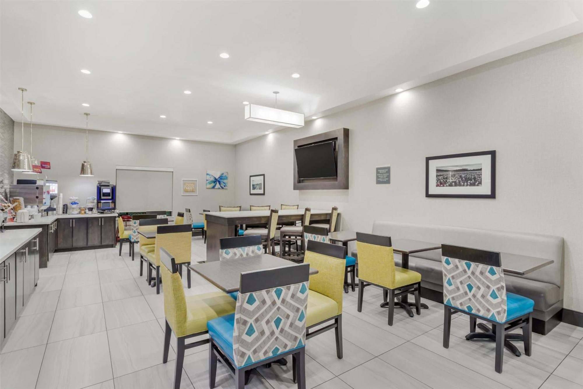 Best Western Plus Waller Hotel Exterior photo