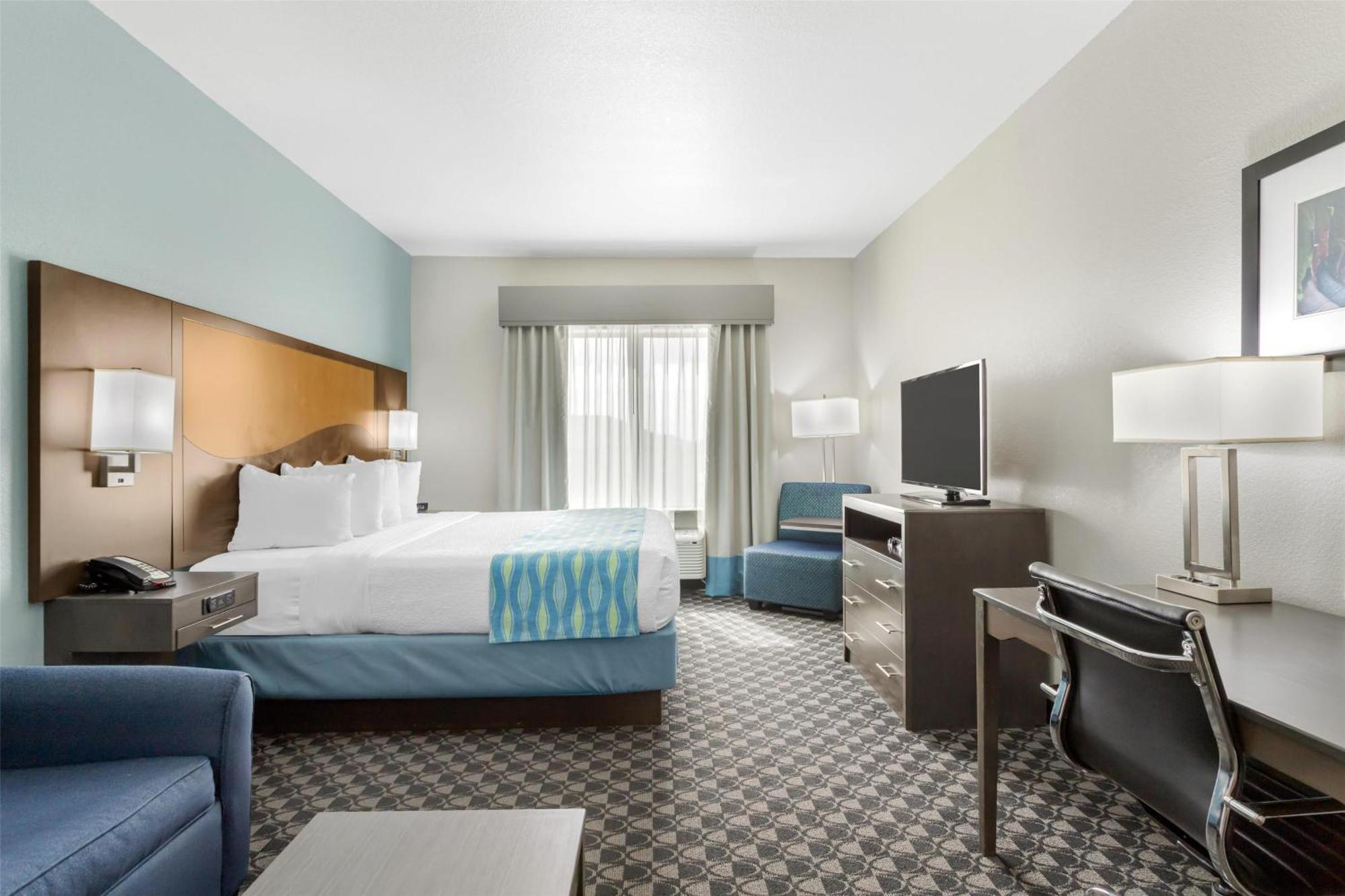 Best Western Plus Waller Hotel Exterior photo